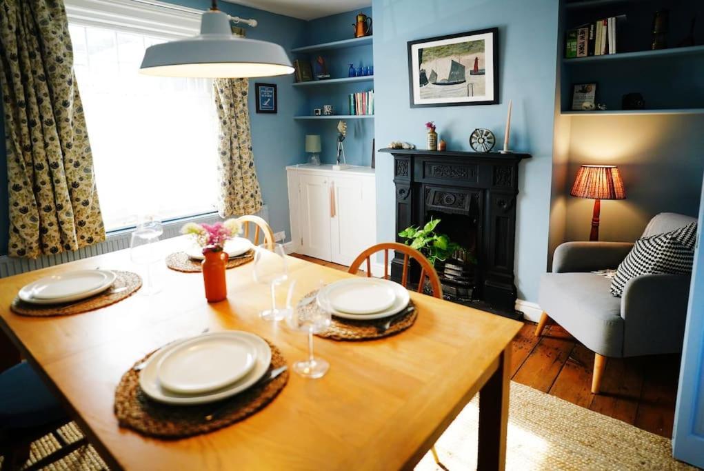 Northdene Cottage - Cosy Old Fisherman'S Cottage Two Mins From Sea - Free Parking - Wood Burning Stove - Roll Top Bath - Dog Friendly Deal Εξωτερικό φωτογραφία